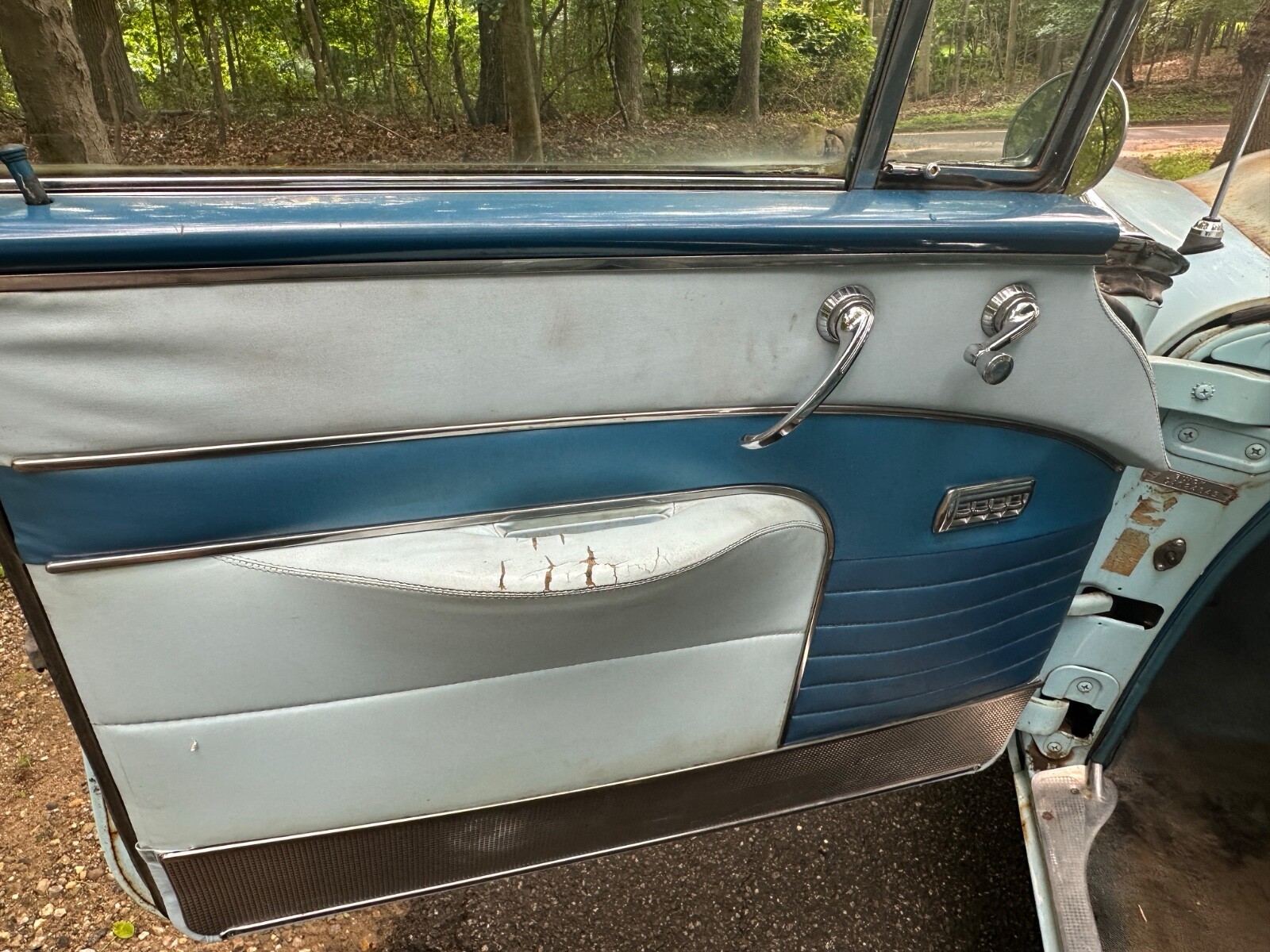Buick-Roadmaster-1956-Sedan-10