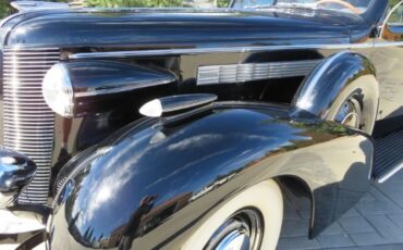 Buick-Roadmaster-1987