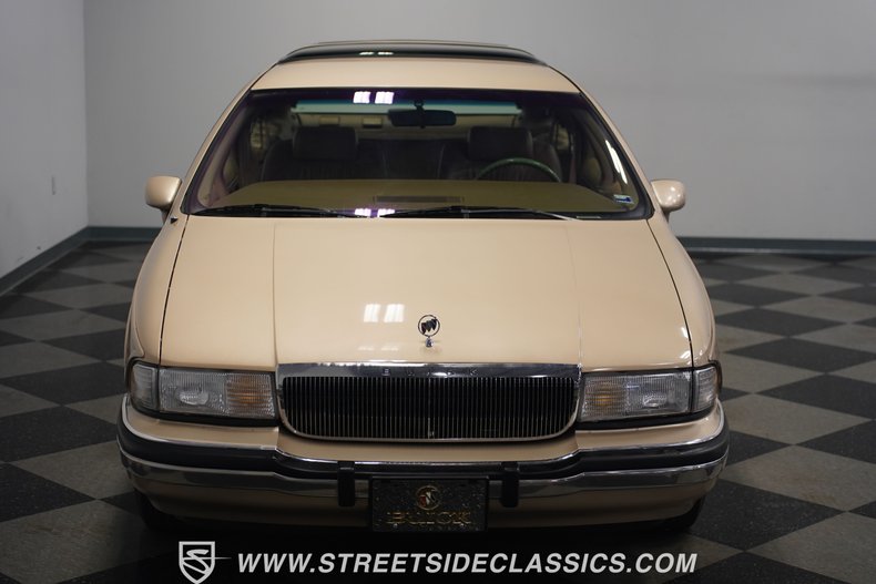 Buick-Roadmaster-1993-Light-Driftwood-Beige-21