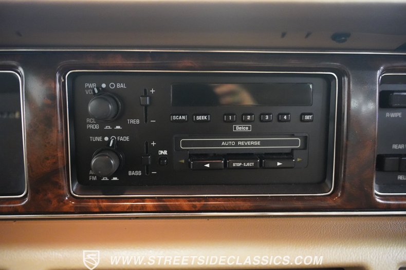 Buick-Roadmaster-1993-Light-Driftwood-Beige-45