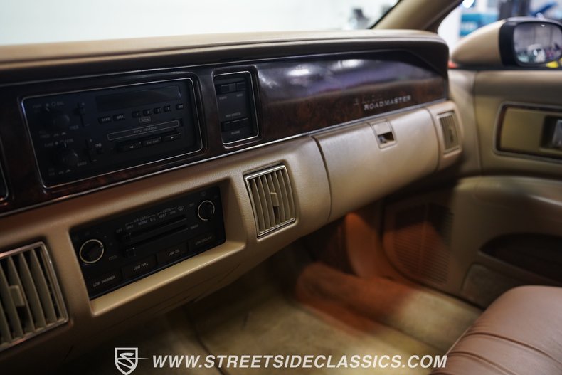 Buick-Roadmaster-1993-Light-Driftwood-Beige-46