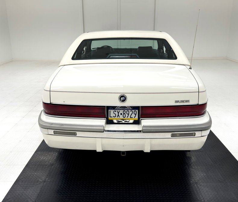 Buick-Roadmaster-1993-Summit-White-Dark-Blue-2