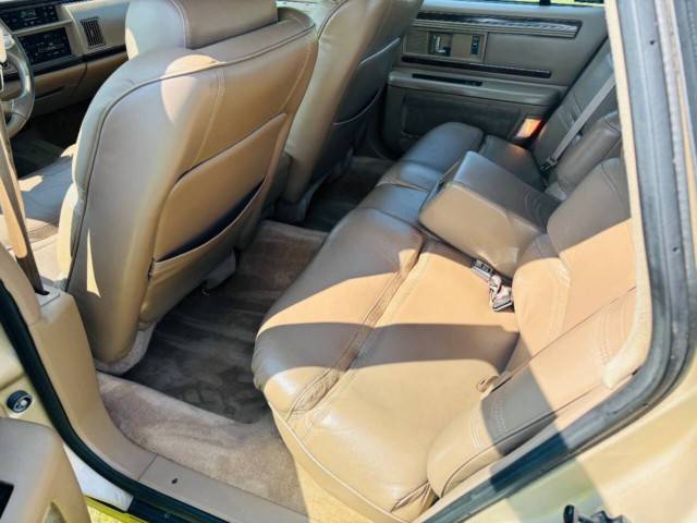 Buick-Roadmaster-1994-26