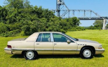 Buick-Roadmaster-1994-5