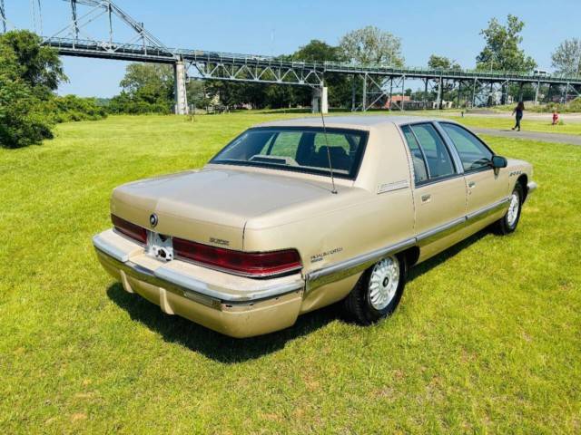 Buick-Roadmaster-1994-6