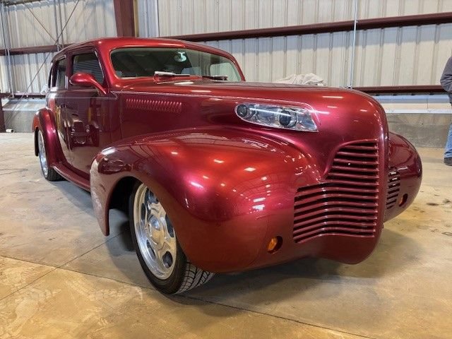 Buick-Sedan-1940-Red-Tan-15
