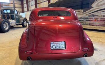Buick-Sedan-1940-Red-Tan-2