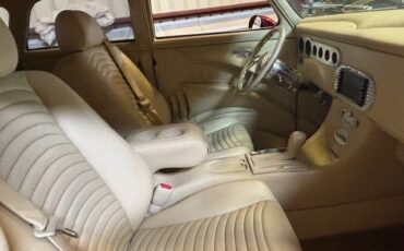 Buick-Sedan-1940-Red-Tan-22