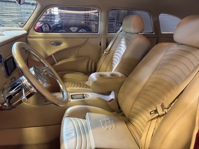 Buick-Sedan-1940-Red-Tan-8