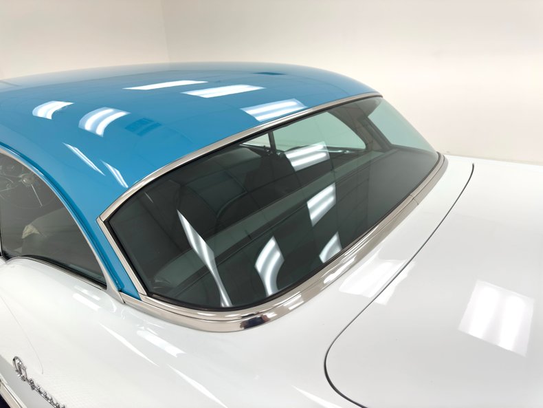 Buick-Series-40-1955-Dover-White-Gray-28