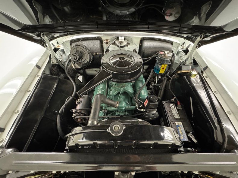 Buick-Series-40-1955-Dover-White-Gray-36