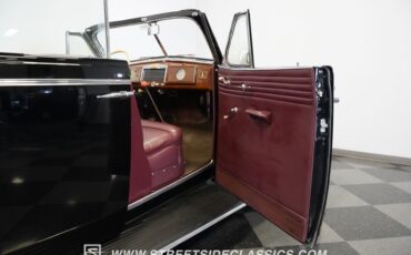 Buick-Series-80-1938-Black-Burgundy-24