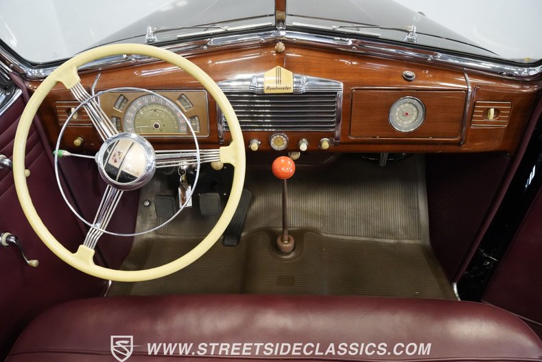Buick-Series-80-1938-Black-Burgundy-32