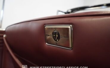 Buick-Series-80-1938-Black-Burgundy-33