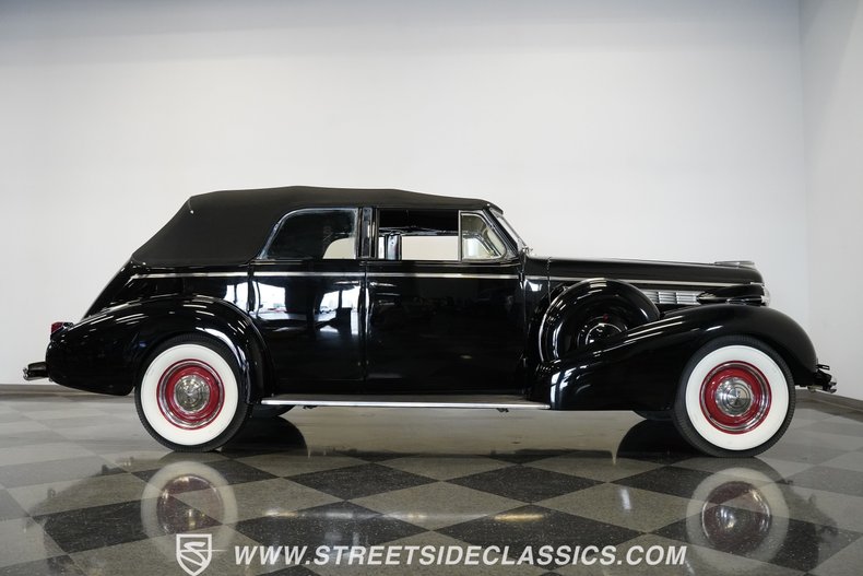 Buick-Series-80-1938-Black-Burgundy-37