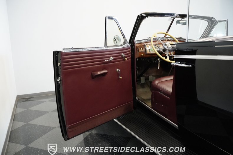 Buick-Series-80-1938-Black-Burgundy-38