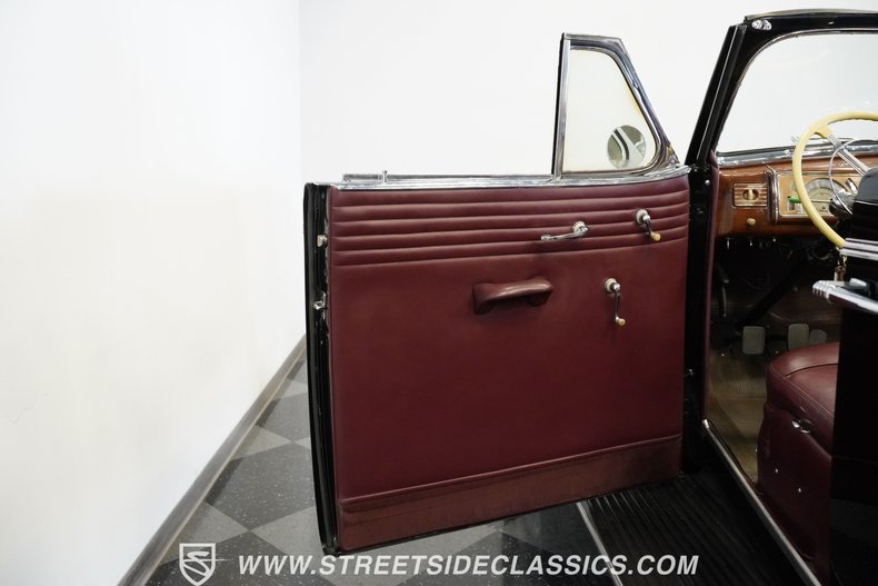 Buick-Series-80-1938-Black-Burgundy-39