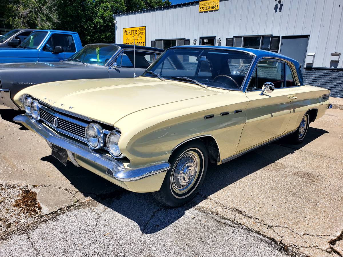 Buick-Skylark-1961-yellow-1