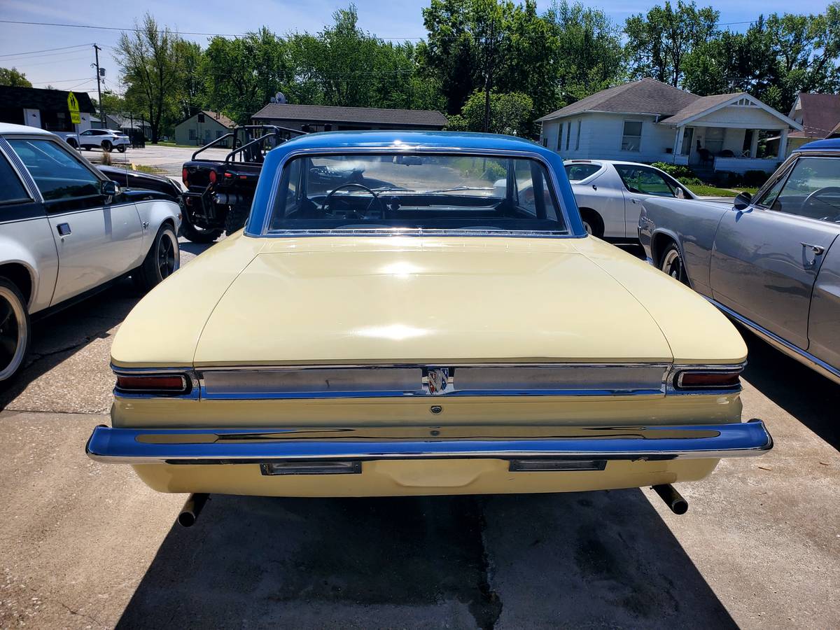 Buick-Skylark-1961-yellow-2