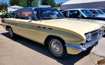 Buick-Skylark-1961-yellow