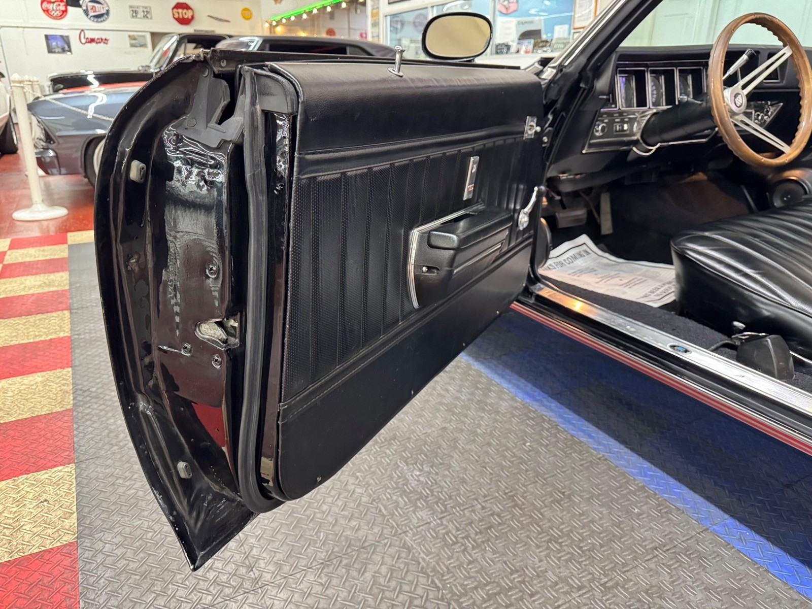 Buick-Skylark-1971-2-door-convt-37