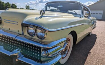 Buick-Special-1958-YellowWhite-Vinyl-t-YellowWhite-1