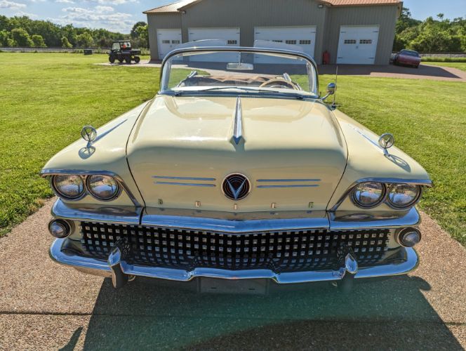 Buick-Special-1958-YellowWhite-Vinyl-t-YellowWhite-12