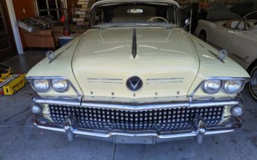 Buick-Special-1958-YellowWhite-Vinyl-t-YellowWhite-13
