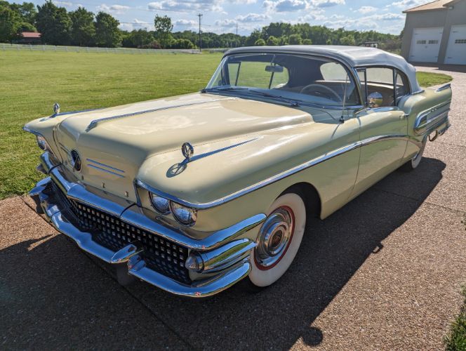 Buick-Special-1958-YellowWhite-Vinyl-t-YellowWhite-19