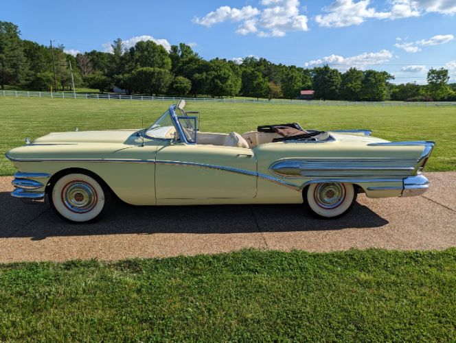 Buick-Special-1958-YellowWhite-Vinyl-t-YellowWhite-24