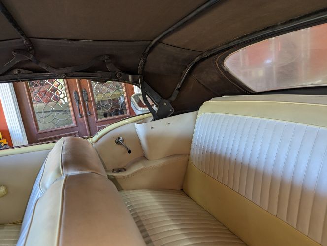 Buick-Special-1958-YellowWhite-Vinyl-t-YellowWhite-31