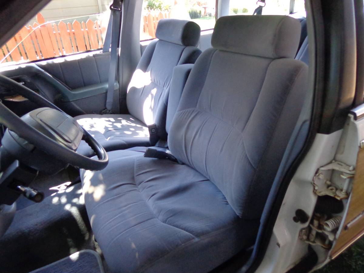 Buick-century-wagon-1995-11