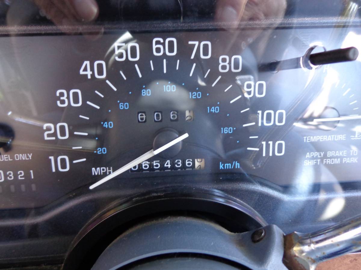 Buick-century-wagon-1995-12