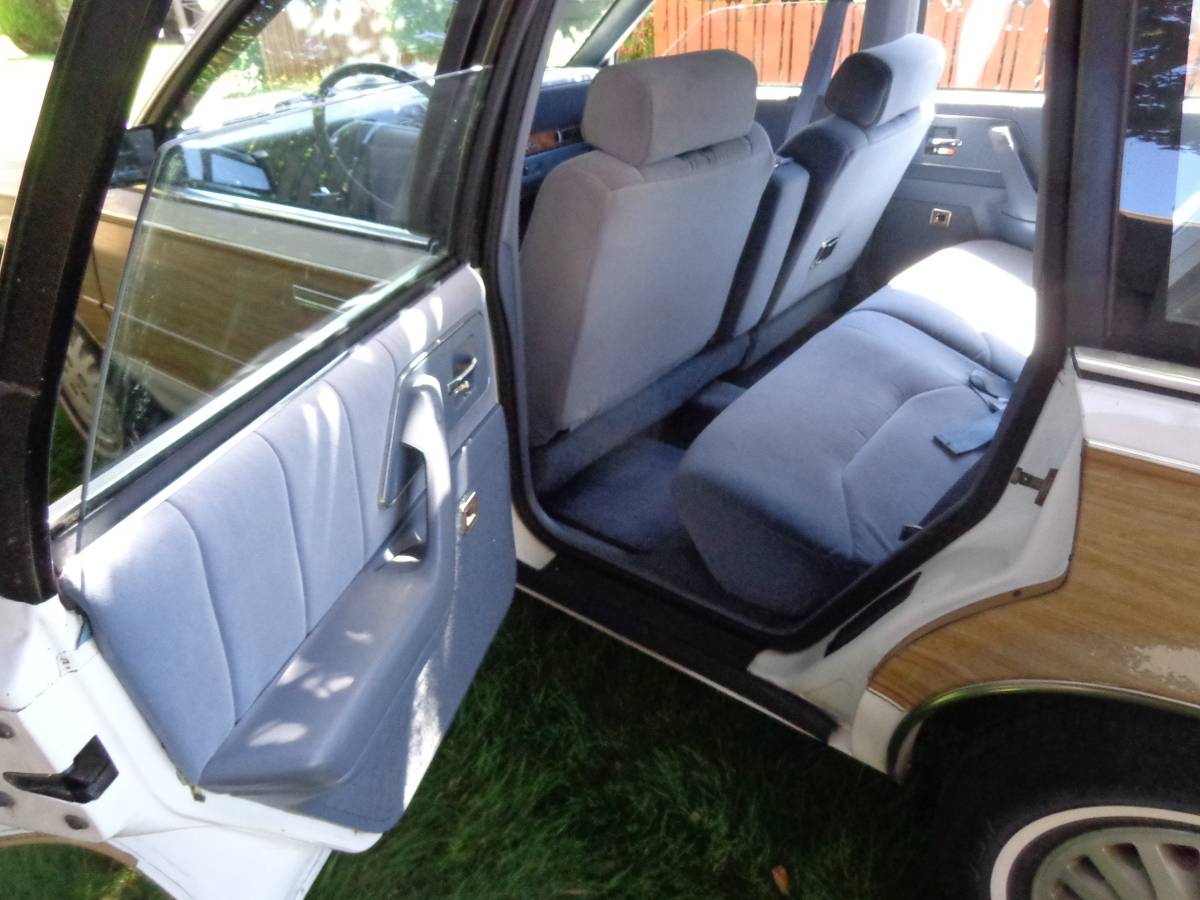 Buick-century-wagon-1995-14