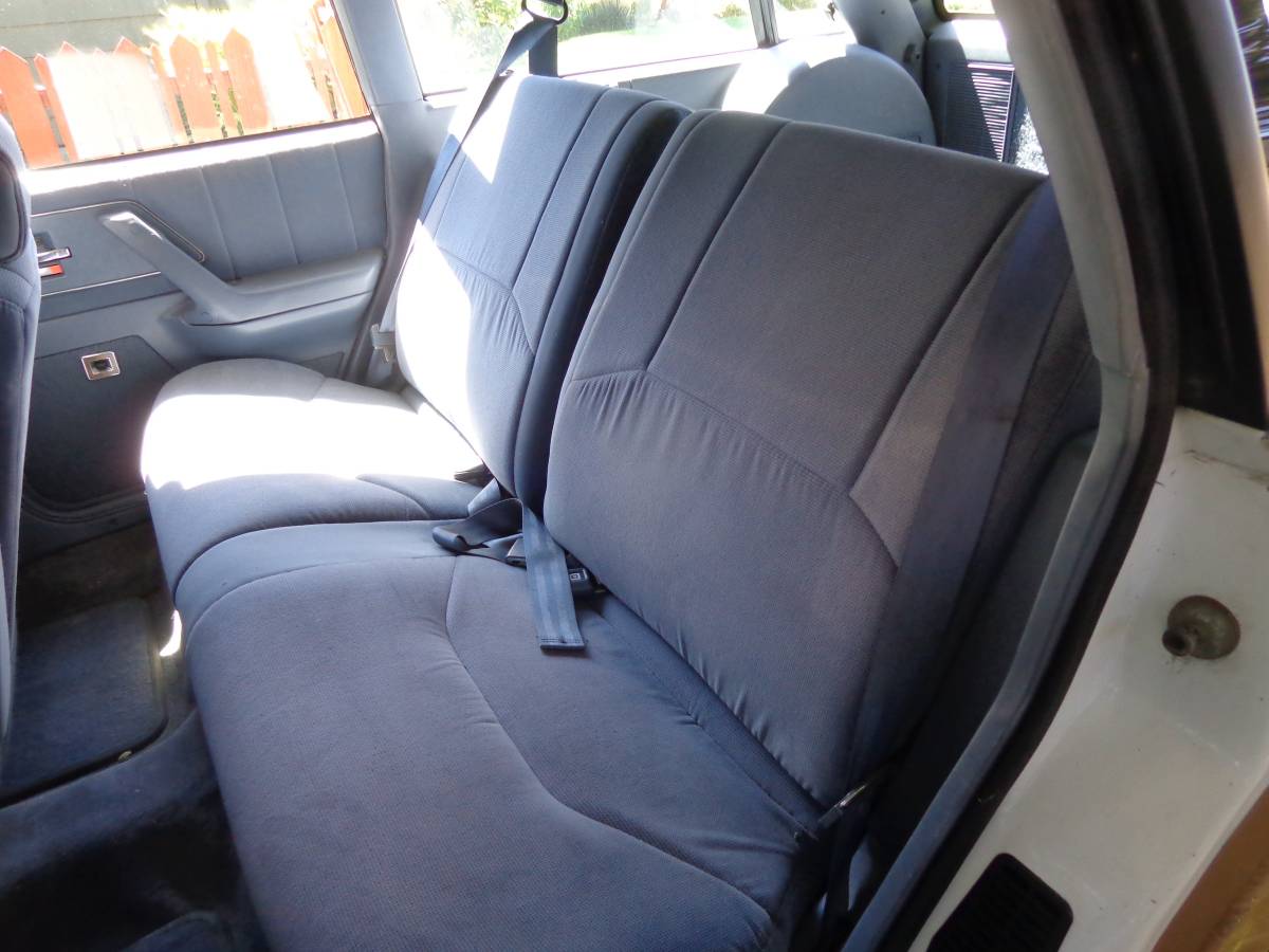 Buick-century-wagon-1995-15