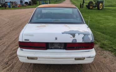 Buick-regal-1993-white-10