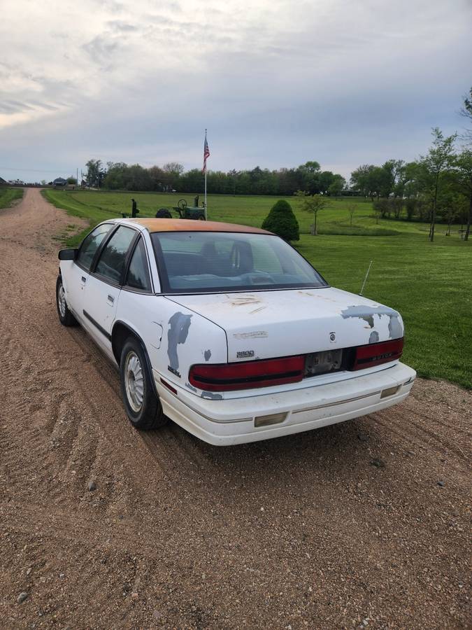 Buick-regal-1993-white-11