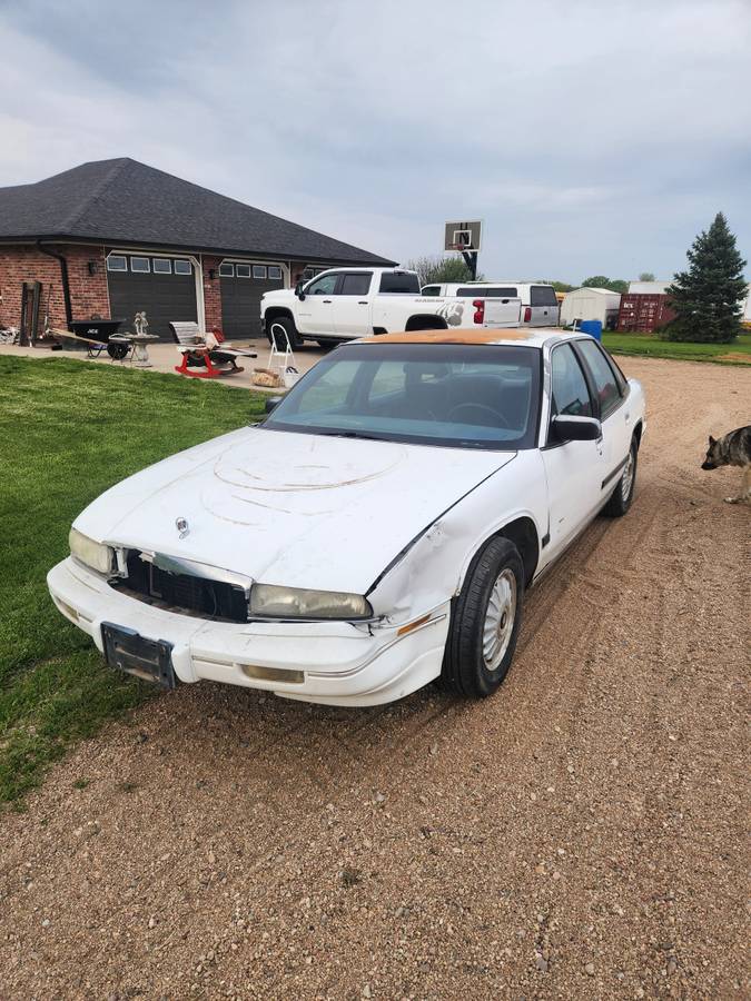Buick-regal-1993-white-2