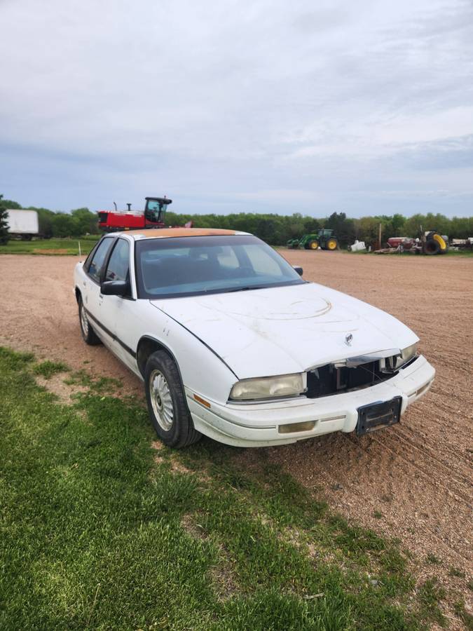 Buick-regal-1993-white-7
