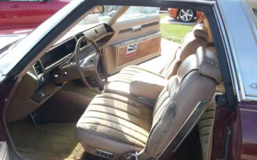 Buick-riviera-coupe-1976-red-10