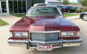 Buick-riviera-coupe-1976-red-2