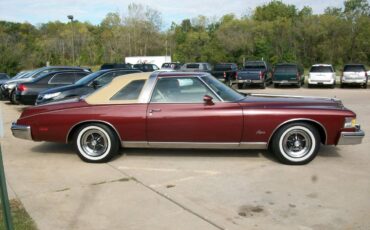 Buick-riviera-coupe-1976-red-4