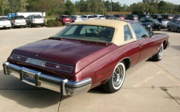 Buick-riviera-coupe-1976-red-5