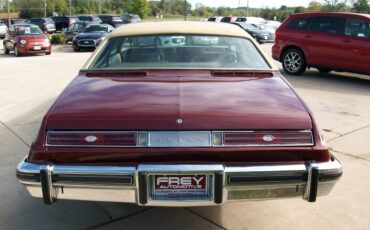 Buick-riviera-coupe-1976-red-6