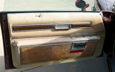 Buick-riviera-coupe-1976-red-8