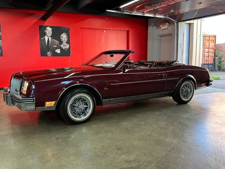 Buick-riviera-luxury-1984-1