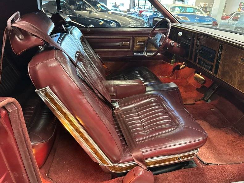 Buick-riviera-luxury-1984-11