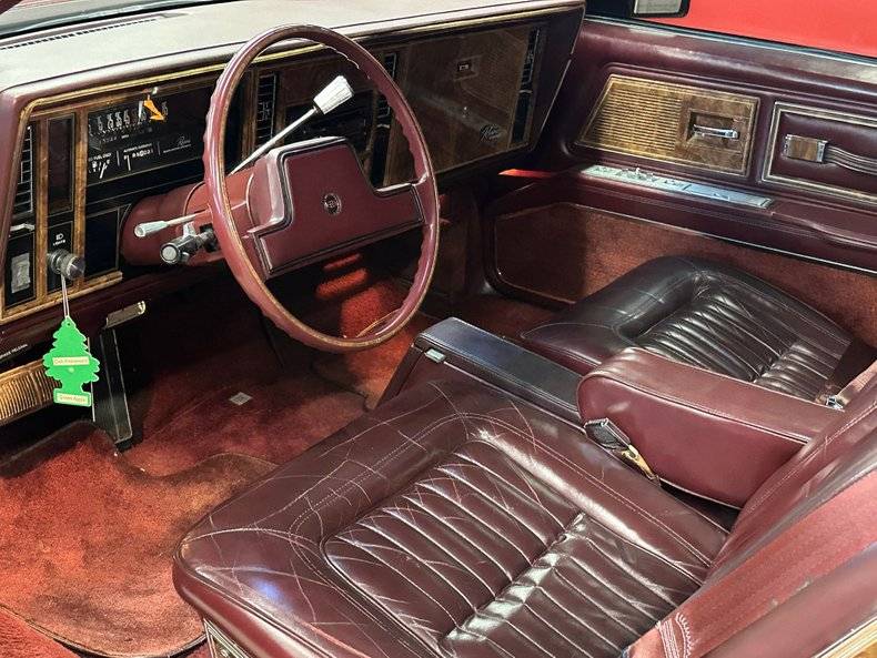 Buick-riviera-luxury-1984-13