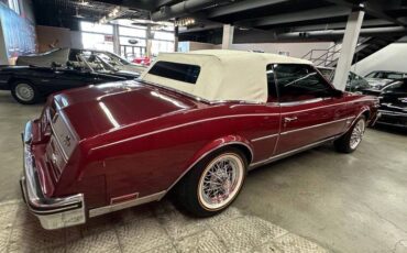 Buick-riviera-luxury-1984-6
