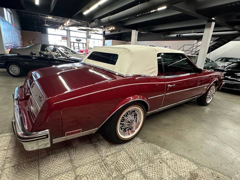 Buick-riviera-luxury-1984-6